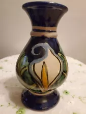 SALE! WAS 25 VTG MEXICAN TELAVERA POTTERY HANTPAINTED VASE W LILLY