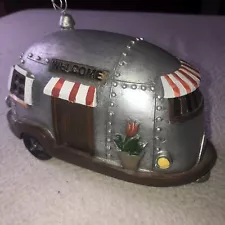 Mini camper replica. Vintage looking.