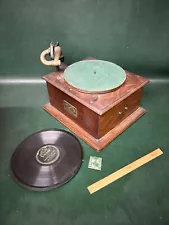 Victor Victrola Antique Oak Talking Machine Phonograph VV-IV ~Working but..