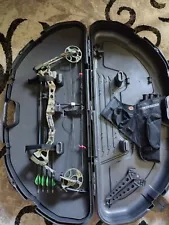 Bear Archery Apprentice RTH Compound Bow 60# Righthand Realtree Edge - Camo