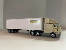 1/43 scale International Cabover with Van Trailer J.B. Hunt