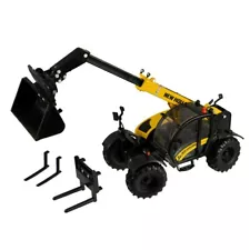 1/32 New Holland 7.42 Telehandler with Attachments