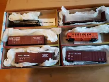 Rare 12 Car SOUTHERN Roundhouse Dealer Display Old Train HO Set Antique Railroad