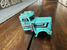 DCP 1/64 Peterbilt 359 Teal & Black Day Cab Set