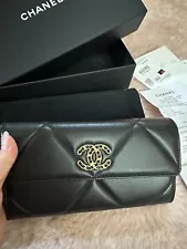 Brand New in Box Chanel 19 Flap Wallet Quilted Lambskin Long Black 15% Off