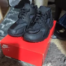 Size 9.5 - Nike Air Huarache Triple Black