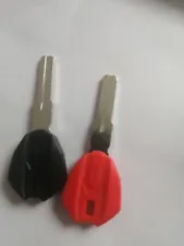 2 pcs Motorcycle Blank Key Uncut Fit for Ducati 695 696 795 796 848 1098 1198 (For: Ducati 1098 S Tricolore)