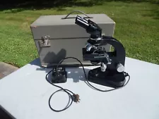 ERNST LIETZ WETZLAR BINOCULAR MICROSCOPE W/ 3 OBJECTIVE LENSES - WORKING