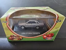 MotorMax Fresh Cherries 1984 Ford Tempo Silver HO Scale 1:87