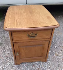 Oak End Table / Side Table (ET-246)