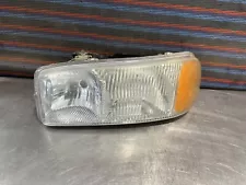 2000-2006 GMC SIERRA YUKON HEADLIGHT LEFT DRIVER OEM PN: 16524541