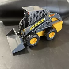 Ertl Big Farm New Holland L225 Loader Type Tractor