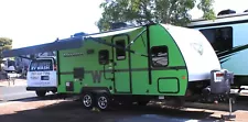 2014 Winnebago Minnie Winnie 22 Foot Travel Trailer Excellent Condition