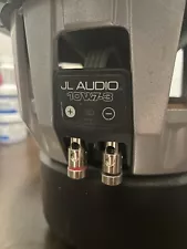 JL AUDIO 10W7-3. { PERFECT CONDITION }