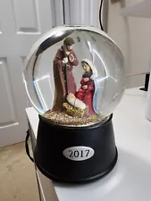 Christmas Snow Globe Music Box 2017