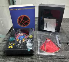 MEZCO ONE:12 DOCTOR STRANGE CLASSIC MARVEL COSTUME