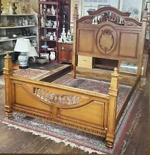 Beautiful Oak Queen Bedroom Set EUC!