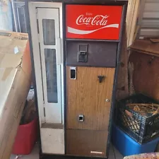 Vintage Coke Machine In Working Order