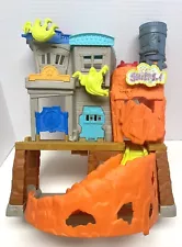 2018 Fisher Price Imaginext Scooby Doo Ghost Town Haunted House Figure Playset