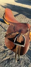 COLLEGIATE English Close Contact Saddle- 17”! Leathers, Stirrups included