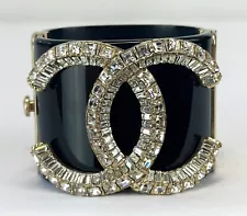 Vintage CHANEL Resin Strass Cuff Bracelet One Size Black CC Crystal Cruise 2009