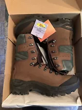 Kenetrek Men's Mountain Guide 400 Insulated Hunting Boots Size 11M Brand New