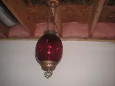 OLD CRANBERRY SWIRL HANGING KEROSENE LAMP, HALL LAMP, ORIGINAL BURNER