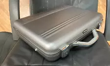 Aluminum formed metal briefcase Mezzi Attache