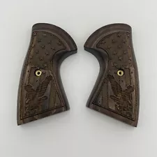 Altamont Wood Grips - Taurus M-85 Super Walnut Engraved