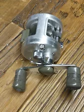 Used Shimano Calcutta 200 Bait Casting Fishing Reel Smooth