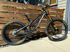 2020 Medium Carbon Transition TR11 27.5 Downhill Bike DH 2022 Fox 40 200mm Saint