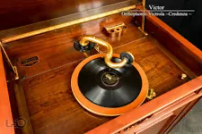 Victor Victrola Credenza VE8-30X AC Motor Phonograph 1926 (Worldwide Shipping)