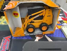 1/16 Case 450 Skid Steer Loader by ERTL #14416/comes loose in the original box