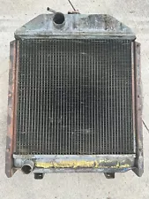 TX15073 -A Used Radiator For A Long 480, 510, 520, 560, 680, 2510, 2610 Tractors