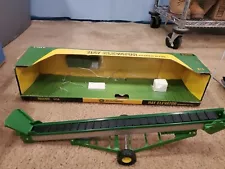 Erlt John Deere Hay Elevator