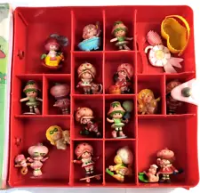 New ListingRare Lot Of 16 Figures Vintage 1980s Strawberry Shortcake Storybook Storage Case