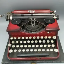 Vintage Royal Quiet DeLuxe Typewriter W/ Original Case, & Key! ~ Works!