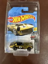 Hot Wheels Super Treasure Hunt Corvette Grand Sport Roadster W/Protector Pak