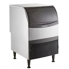 Scotsman UF424A-1 24" Air Cooled Undercounter Flake Ice Machine - 440 lb.