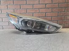 *FOR PARTS* 2015-2018 FORD FOCUS RS OEM RIGHT PASSENGER RH XENON HEADLIGHT 5580J