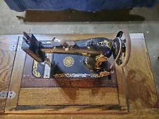 Antique ¿Richmond? Sewing Machine AND CABINET - VINTAGE 1800'S 1900'S Rare