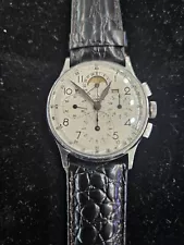 RARE UNIVERSAL GENEVE 1945 TRI COMPAX MOONPHASE WATCH RUNS PERFECTLY