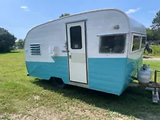 vintage travel trailers campers