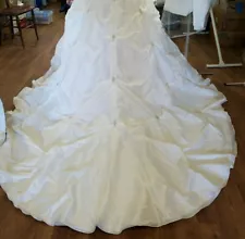 Princess Beautiful Wedding Gown 6. Cleaned and ready to wear.  