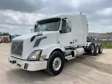 2016 Volvo VNX84T Tri/A Sleeper Truck Tractor Semi 600HP 18 Spd A/R A/C bidadoo