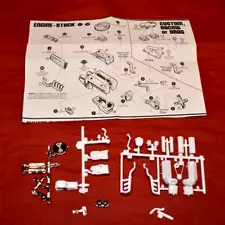 AMT 1966 Ford Mustang 2+2 289 Engine 1/25