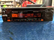 Old school Pioneer DEH-10 Super Tuner III AM FM Radio CD Player In Dash Receiver