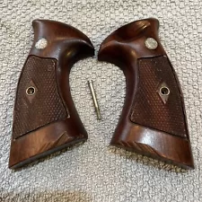 VINTAGE FACTORY SMITH WESSON S&W WOOD PISTOL GRIPS N ?K FRAME SQUARE BUTT SCREW