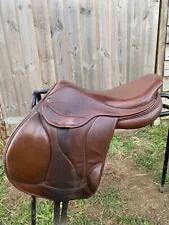 17" Style monoflap jump saddle