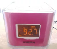 Audiovox CR8030iE5 Dual Alarm Clock AM/FM DORM Dock for iPod iPhone Pink 4GB